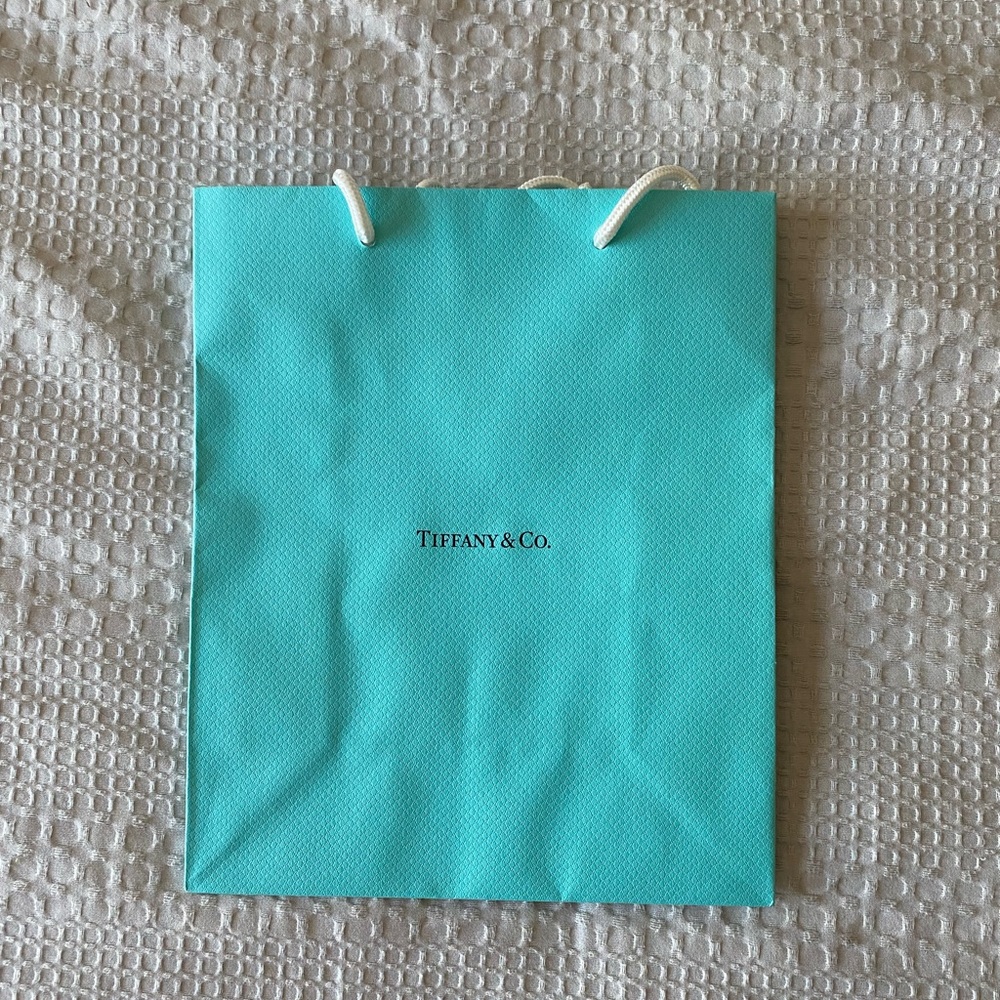 Tiffany’s & Co. - gift bag.